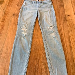 Abercrombie light colored pull on jeggins
